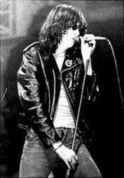 Download Joey Ramone ringetoner gratis.