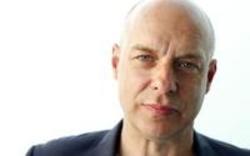 Klip sange Brian Eno online gratis.