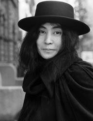 Download Yoko Ono ringetoner gratis.
