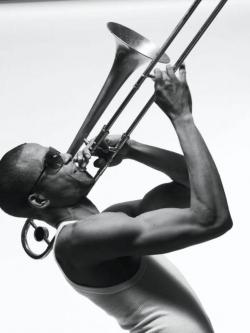 Klip sange Trombone Shorty online gratis.